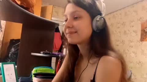 Snapshot of kamisalling chatting on September 29, 2025, 5:23 am Mari  Simmons online show from September 29, 2025, 5:23 am