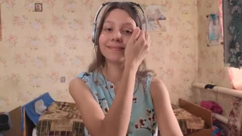 Snapshot of kamisalling chatting on October 8, 2025, 6:33 am Mari  Simmons online show from October 8, 2025, 6:33 am