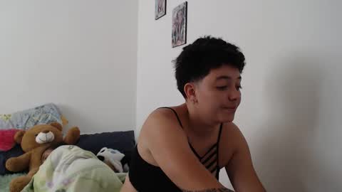 Snapshot of kammy_cami chatting on October 25, 2025, 7:41 pm kammy   y   camila online show from October 25, 2025, 7:41 pm