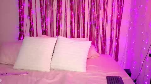 kamrynmarie69 online show from December 20, 2024, 2:52 am