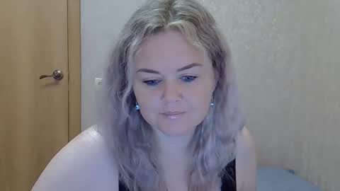 karennelsonx online show from September 11, 2025, 10:59 am