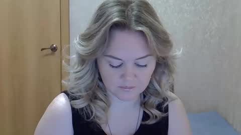 karennelsonx online show from November 9, 2025, 10:24 am