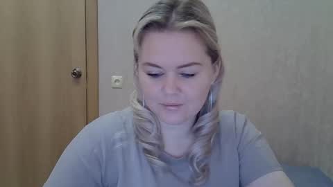 karennelsonx online show from March 18, 2026, 10:29 am