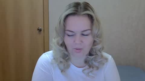 karennelsonx online show from April 8, 2026, 9:20 am