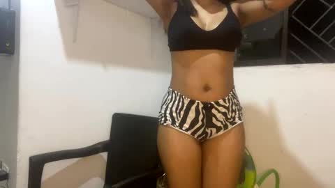 Snapshot of kariina_candy chatting on May 28, 2026, 2:53 am kariina candy and fox online show from May 28, 2026, 2:53 am