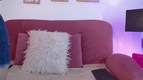 karina online show from October 24, 2025, 4:47 pm