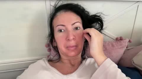 Karina online show from April 9, 2026, 8:31 am