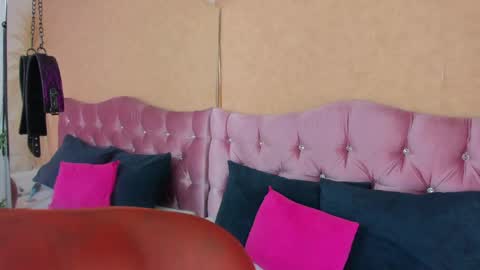 KARINA  online show from April 17, 2026, 11:19 pm