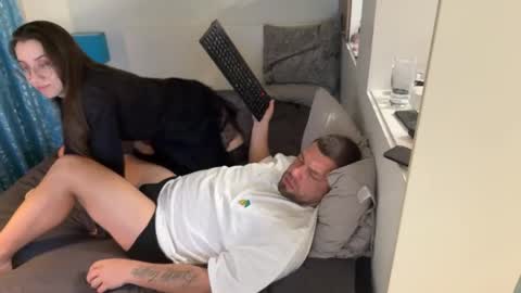 karl_and_klara online show from April 25, 2026, 10:07 pm