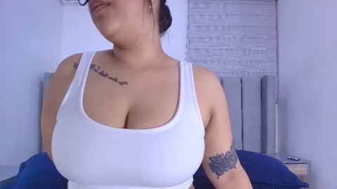 karolina  online show from June 18, 2026, 12:09 pm