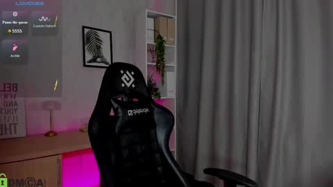 karlenegriess online show from March 1, 2026, 12:01 am