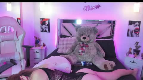 Snapshot of karly_moonn chatting on April 20, 2026, 10:55 pm Karly Moonns online show from April 20, 2026, 10:55 pm