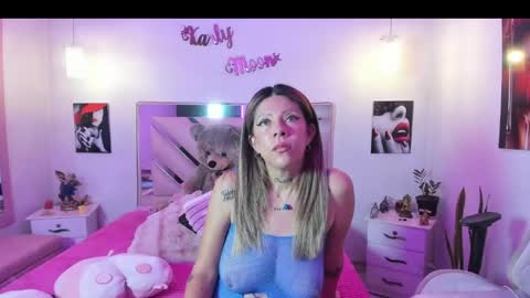 Snapshot of karly_moonn chatting on May 8, 2026, 9:42 pm Karly Moonns online show from May 8, 2026, 9:42 pm