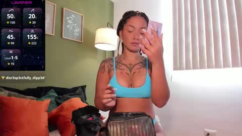 Karlye online show from October 4, 2025, 12:47 pm