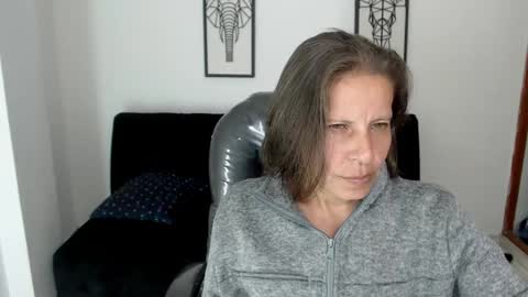 Snapshot of karlye_hot chatting on December 28, 2024, 5:23 am KARLYE online show from December 28, 2024, 5:23 am