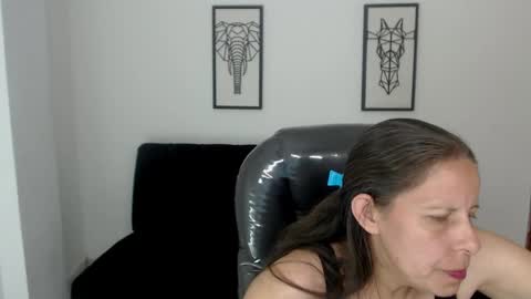 Snapshot of karlye_hot chatting on January 26, 2025, 5:02 am KARLYE online show from January 26, 2025, 5:02 am