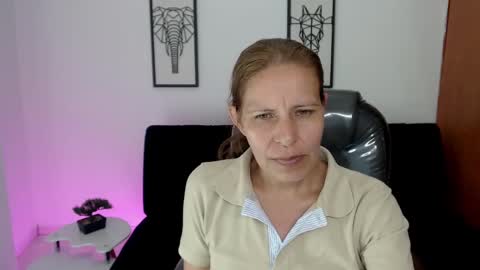 Snapshot of karlye_hot chatting on February 28, 2025, 3:48 am KARLYE online show from February 28, 2025, 3:48 am