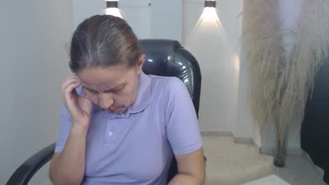 KARLYE online show from December 22, 2025, 2:30 am