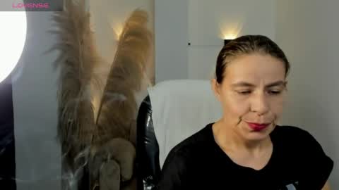 KARLYE online show from April 15, 2026, 2:18 am