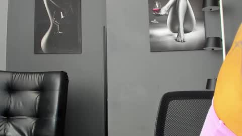 Snapshot of karlyjons_ chatting on March 5, 2026, 5:42 pm online show from March 5, 2026, 5:42 pm