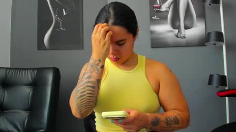 Snapshot of karlyjons_ chatting on April 1, 2026, 4:37 pm online show from April 1, 2026, 4:37 pm