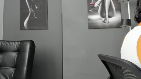 Snapshot of karlyjons_ chatting on April 11, 2026, 4:33 pm online show from April 11, 2026, 4:33 pm