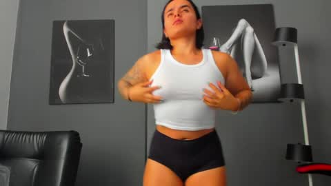 Snapshot of karlyjons_ chatting on April 13, 2026, 5:07 pm online show from April 13, 2026, 5:07 pm