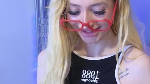 Julia online show from March 20, 2026, 1:05 pm