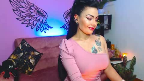 Snapshot of karol_kennedy chatting on March 7, 2025, 6:13 am Karol Kenedy online show from March 7, 2025, 6:13 am