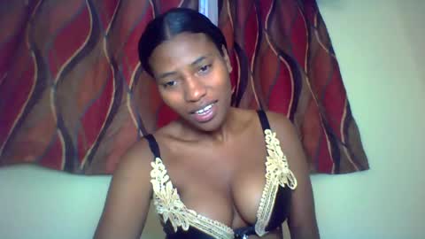 Snapshot of karoliee chatting on June 19, 2026, 11:03 am karoliee online show from June 19, 2026, 11:03 am