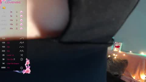 Kira online show from March 18, 2026, 2:04 am