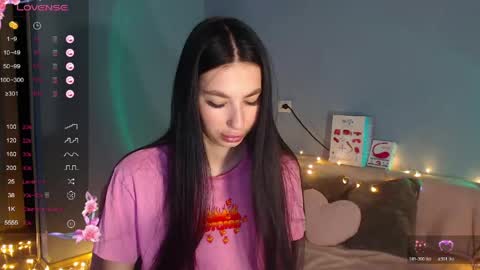 Snapshot of karolina_hottie_ chatting on April 21, 2026, 2:04 am Kira online show from April 21, 2026, 2:04 am