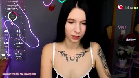 Karolina online show from November 14, 2025, 6:56 am