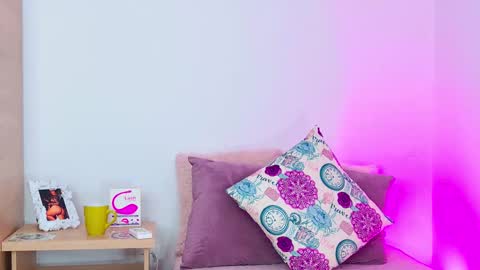 karolinahill online show from March 12, 2025, 7:28 pm