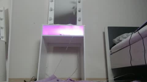 Karolinas777x online show from December 16, 2025, 6:24 pm