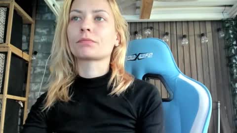 karoline121 online show from September 29, 2025, 6:40 am