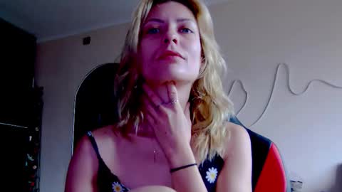 karoline121 online show from October 12, 2025, 8:35 am