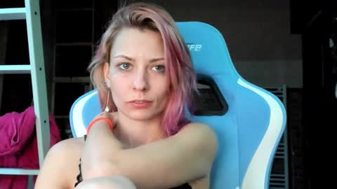 karoline121 online show from October 22, 2025, 7:46 pm