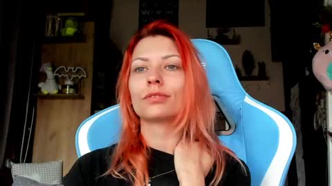 Snapshot of karoline121 chatting on April 18, 2026, 3:54 am karoline121 online show from April 18, 2026, 3:54 am