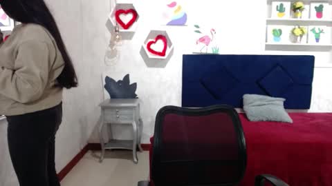 Isa online show from October 24, 2025, 5:26 am