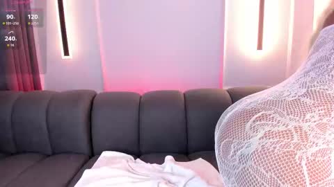 Karol online show from October 24, 2025, 4:42 am