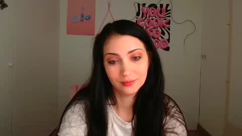 Snapshot of karyna_joy chatting on May 17, 2026, 5:38 am Karyna online show from May 17, 2026, 5:38 am