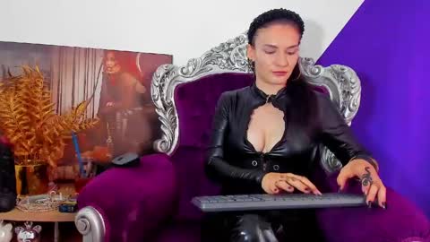 Miss K. online show from May 26, 2026, 6:42 am
