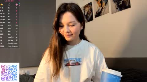 Snapshot of kassandrataulbee chatting on October 5, 2025, 2:04 pm Kira online show from October 5, 2025, 2:04 pm