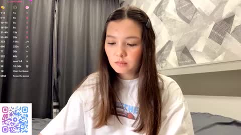Snapshot of kassandrataulbee chatting on October 13, 2025, 7:14 pm Kira online show from October 13, 2025, 7:14 pm