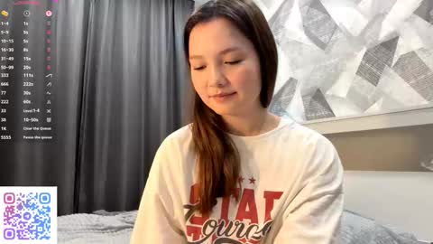 Snapshot of kassandrataulbee chatting on October 17, 2025, 8:11 pm Kira online show from October 17, 2025, 8:11 pm
