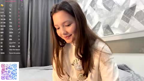 Snapshot of kassandrataulbee chatting on October 19, 2025, 7:36 pm Kira online show from October 19, 2025, 7:36 pm