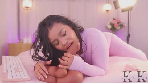 Snapshot of kassia_kim chatting on April 9, 2026, 6:19 am Kassia online show from April 9, 2026, 6:19 am