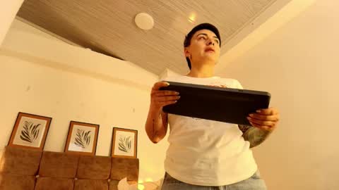 kat paradisse online show from March 22, 2026, 11:46 am