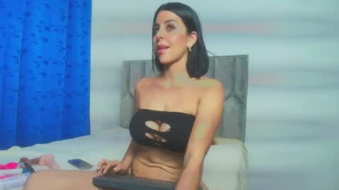 kataleyavillalobos online show from June 13, 2026, 3:26 am
